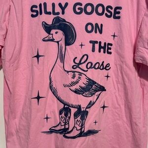 Pink Graphic Tee with Goose Print size xl (1/26/b)